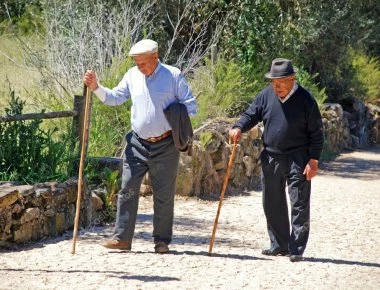Θεσσαλονίκη: Μεταμφιέζονται σε υπάλληλους της ΔΕΗ και κλέβουν ηλικιωμένους